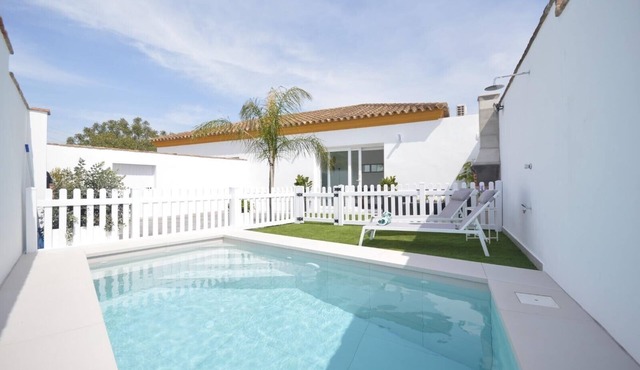 Holiday Home 'Casa Turquesa' with Private Pool, Wi-Fi and Air Conditioning