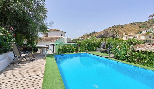 Holiday Home 'Casa del Río' with Mountain View & Pool