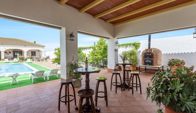 Holiday Home 'Casa Rural Villa Cerro De Mena' with Pool, Garden, Terrace & Wi-Fi