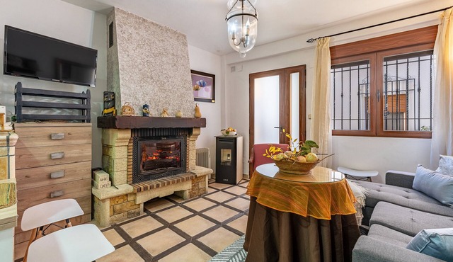 Holiday Home 'Casa Rural En El Centro De Nigüelas' with Mountain View, Private Terrace and Wi-Fi