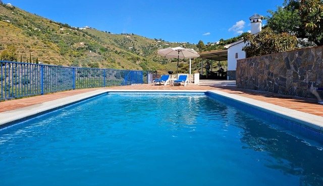 Holiday Home "Cortijo Airen" with Pool, Mountain View & Wi-Fi