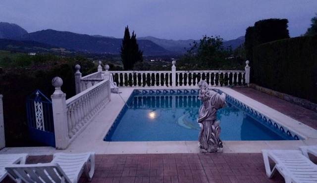 Holiday Home El Parque de Isabel with Mountain View, Pool, Garden & Wi-Fi