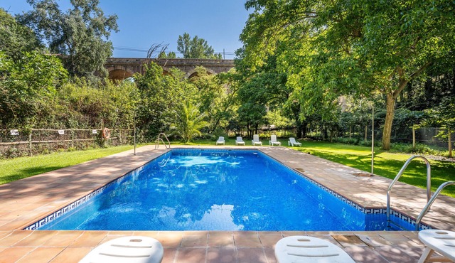 Holiday Home 'El Puente' with Lake View, Wi-Fi and Air Conditioning