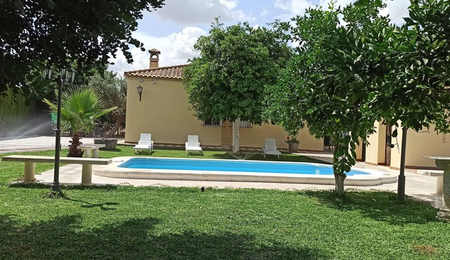 Holiday Home 'Hacienda Nápoles Marchena' with Private Pool, Wi-Fi and Air Conditioning