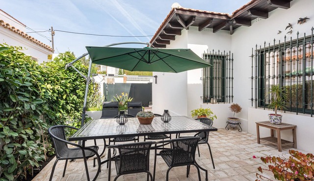 Holiday Home 'La Busa' with Private Terrace, Wi-Fi and Air Conditioning