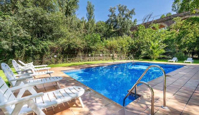 Holiday Home 'La Poza' with Lake View, Wi-Fi and Air Conditioning