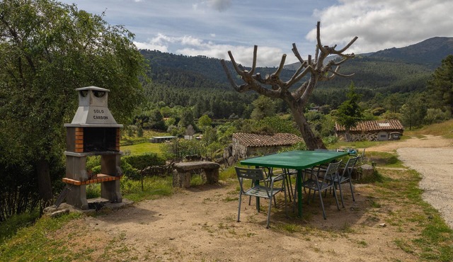 Holiday Home Paraíso Ground Floor - Lake Views, Gredos & Garden