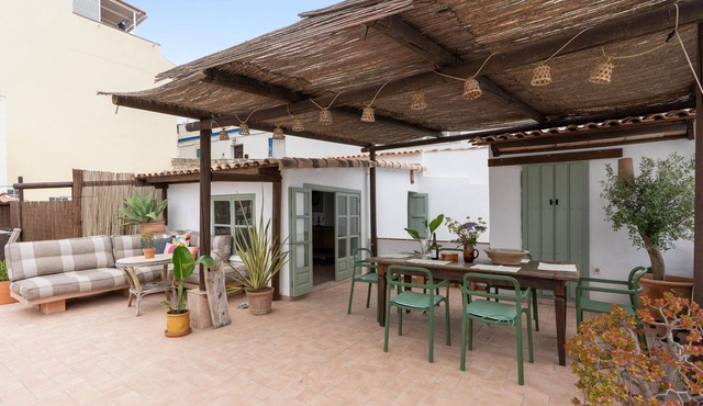 Holiday Home 'Terraza' with Sea Views, Wi-Fi and Air Conditioning