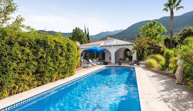 Holiday Home 'Villa Eden' with Mountain View, Wi-Fi and Air Conditioning