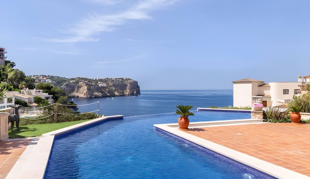 Holiday Home 'Villa Ichtys in Cala Moragues' with Sea View, Wi-Fi and Air Conditioning in Andratx