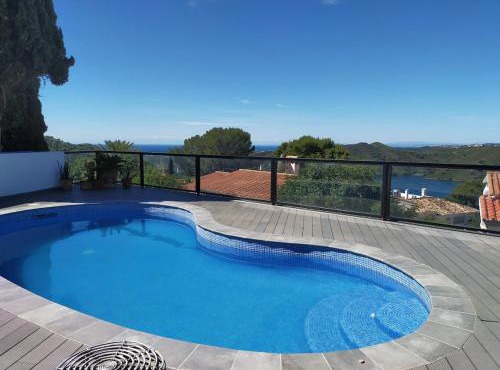 Holiday villa with private pool and amazing views in Istán