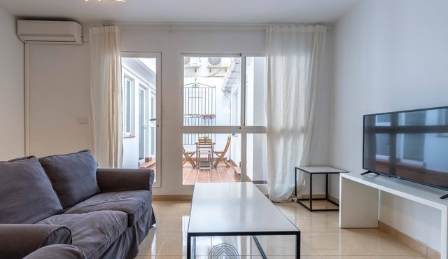 HOMEABOUT LA MERCED APARTMENT X-1 (3BR 3BT) in MÁLAGA