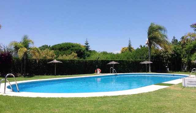 Homerez - Appartement 2 km away from the beach for 7 ppl. with shared pool