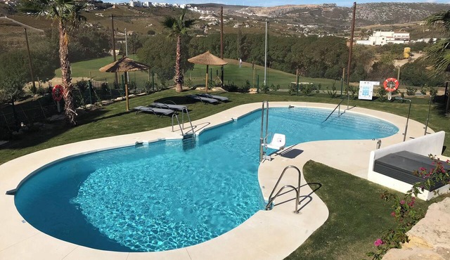 Homerez - Apt in Málaga, shared pool