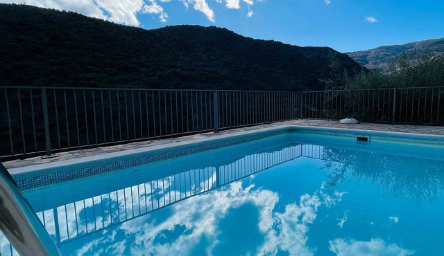 Homerez - Charming House in Laroya with Jacuzzi
