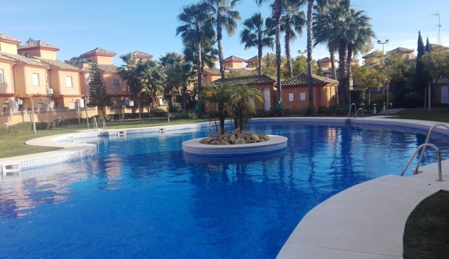 Homerez - House 2 km away from the beach for 8 ppl. with shared pool at Lepe
