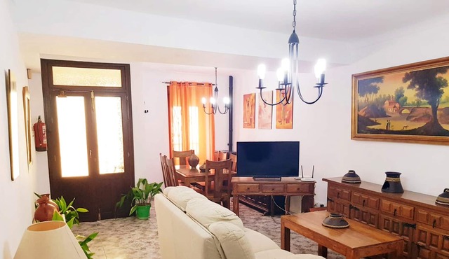Homerez - House for 2 ppl. with swimming-pool, garden and terrace at Arriate
