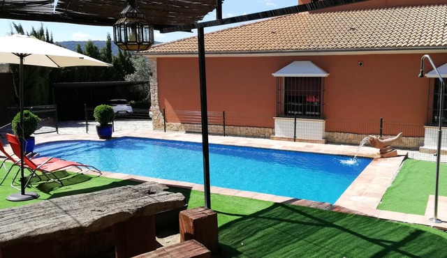 Homerez - House for 8 ppl. with swimming-pool and terrace at Arriate, Málaga