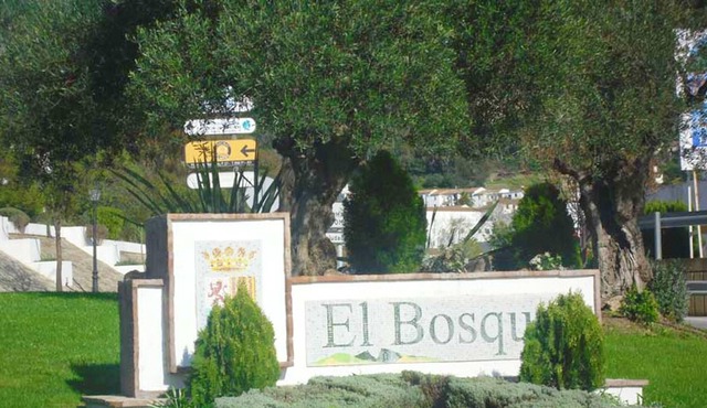 Homerez - Spacious house for 4 ppl. with swimming-pool and terrace at El Bosque