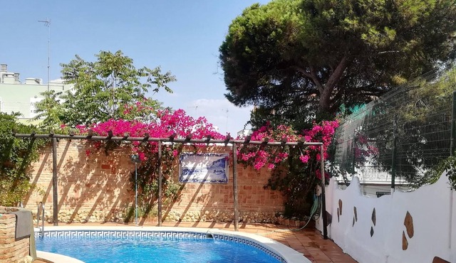 Homerez - Villa for 6 ppl. with swimming-pool and garden at Punta Umbría