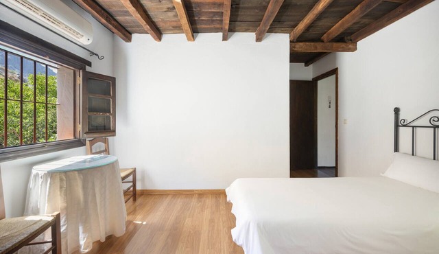 Hostal Posada El Parral – Private Pool and Restaurant in the Sierra de Cádiz