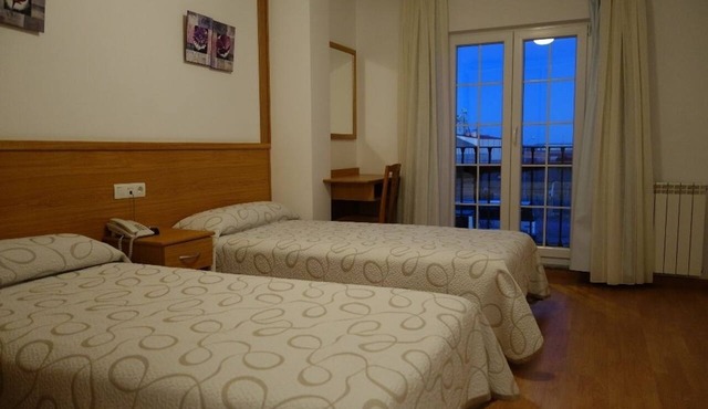 Hotel Reyes de León in Santa Maria del Paramo