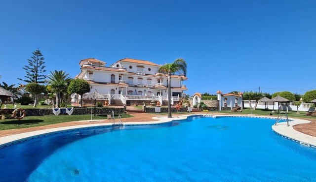 Hotel y Apartamentos Diufain