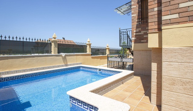 House with fireplace in Granada