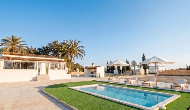 Ibiza-style designer villa · Private pool · 5 min from the beach, 15 min airport in Los Pinos