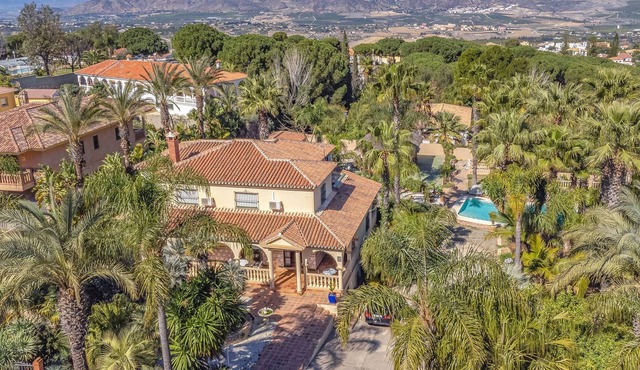 Idyllically located vacation villa near the Costa del Sol.