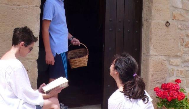 in einem kleinem Dorf nah dem Jakobweg by Interhome in Azuelo
