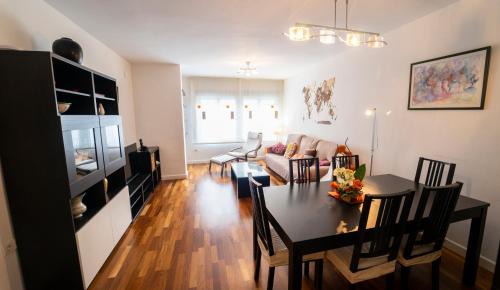 Increíble piso céntrico con parking y piscina, ideal para familias!