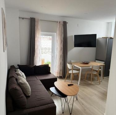 Independent Apartment At Villa Noelia Benalmádena With Private Pool, Garden & Parking