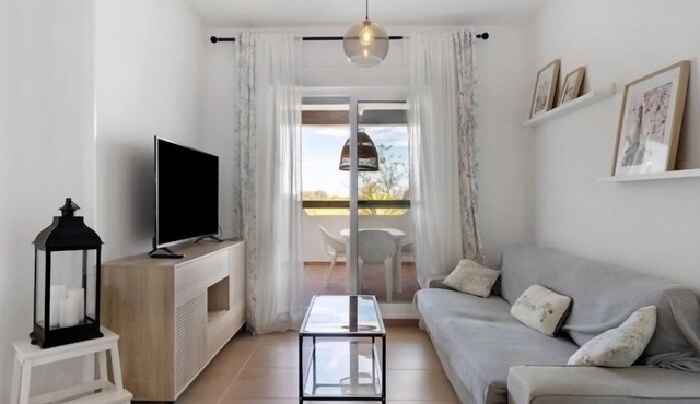 Isla Candor free parking by Staycare
