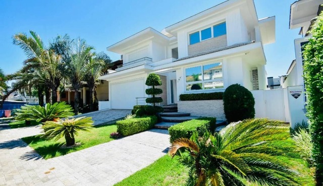Jurerê Internacional - Mansion 200m from the beach. in Florianópolis