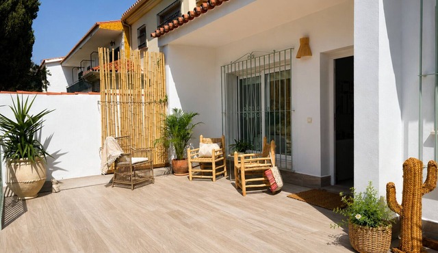 La Brisca Sun & Soul. Bright Mediterranean Home Near the Beach