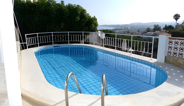 La Golondrina beach and pool