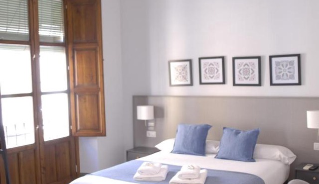 La Perla Granada Suites