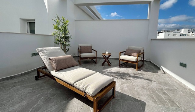 La Terraza Blanca - Modern Ático in dreamlike Vejer, private sun terrace