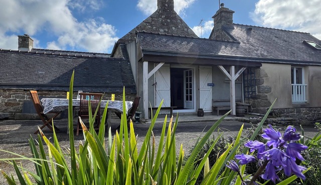 LA02 Charming little stone vacation home in Lanildut in Lanildut