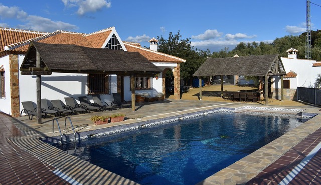 Lake Villa House is a Very Beautiful Villa in Front of the Lake of Iznájar
