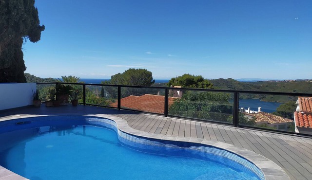 Large 3-bedroom villa with private pool, garden and spectacular views. in AN