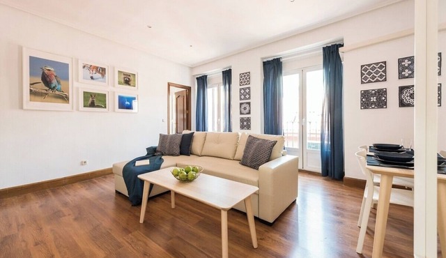 Large apartment for groups in Madrid Centro, SOL