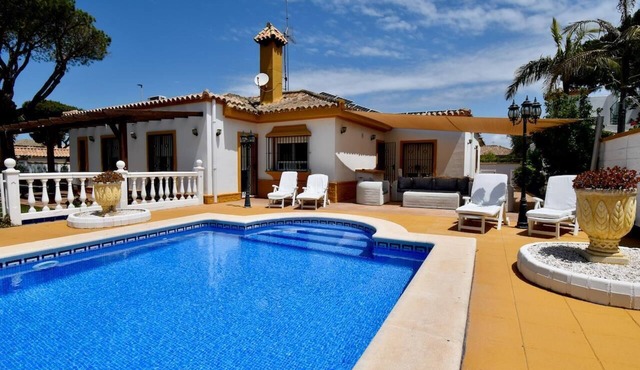 Large and classic villa in Chiclana de la Frontera, Andalusia, Spain with private pool for 8 persons