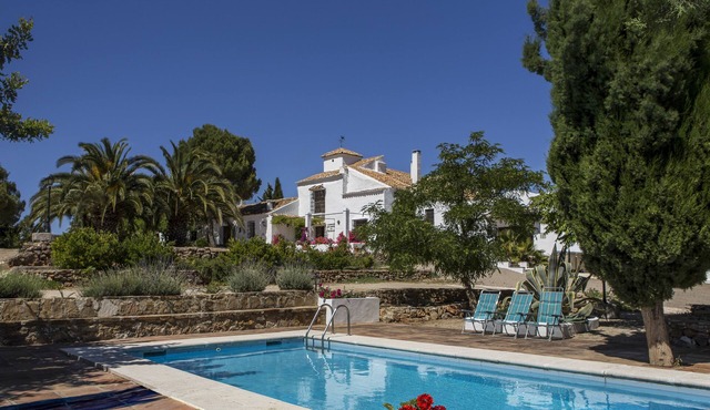 Large Spanish Cortijo in Andalucia with private pool, paddle lit