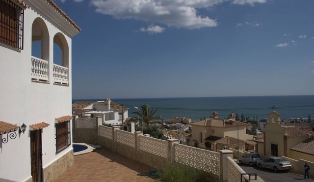 Large villa with stunning sea views close to the beach
