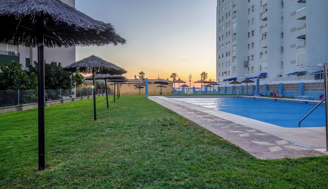 Lightbooking Atico Carlos vistas al mar