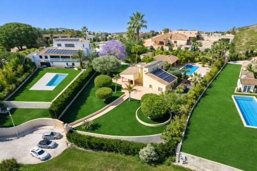 Little Paradise: Private Luxury Villa in Vallongas