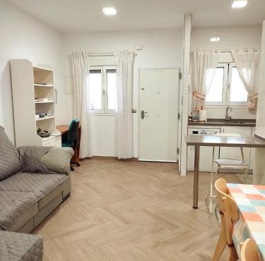 "LLEGAMOS A CASA" Málaga apartamento