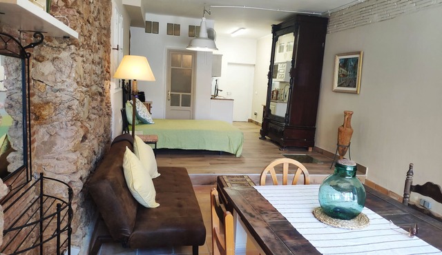 Loft LOVE, charming, cozy, comfortable, centrally located, king bed (2-4 pax). in Sant Feliu de Guíxols